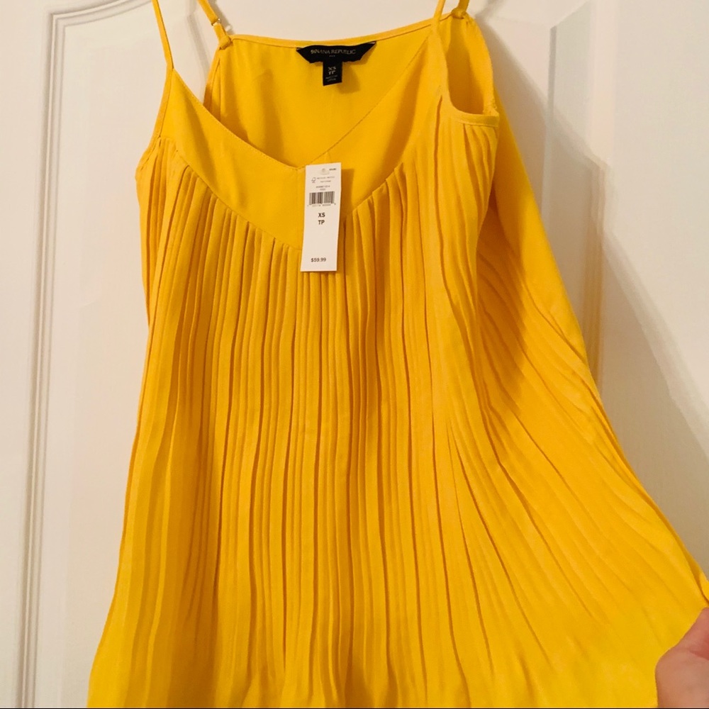 💛NWT BANANA REPUBLIC CITRON RUCHED FLARE CAMI TOO